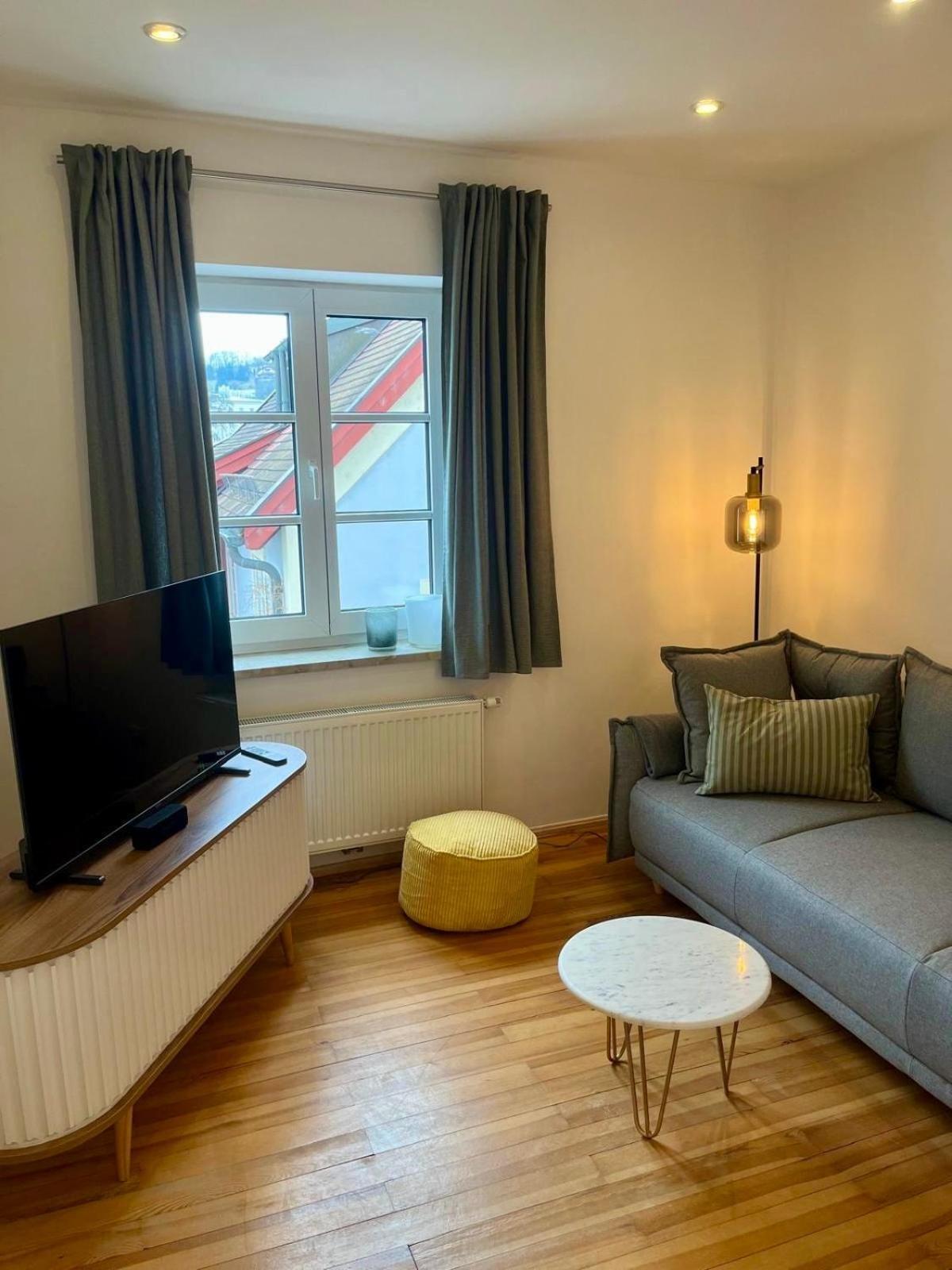 Residery Zentrale Altbauwohnung Mit Arbeitsplatz In Der Innstadt Apartment