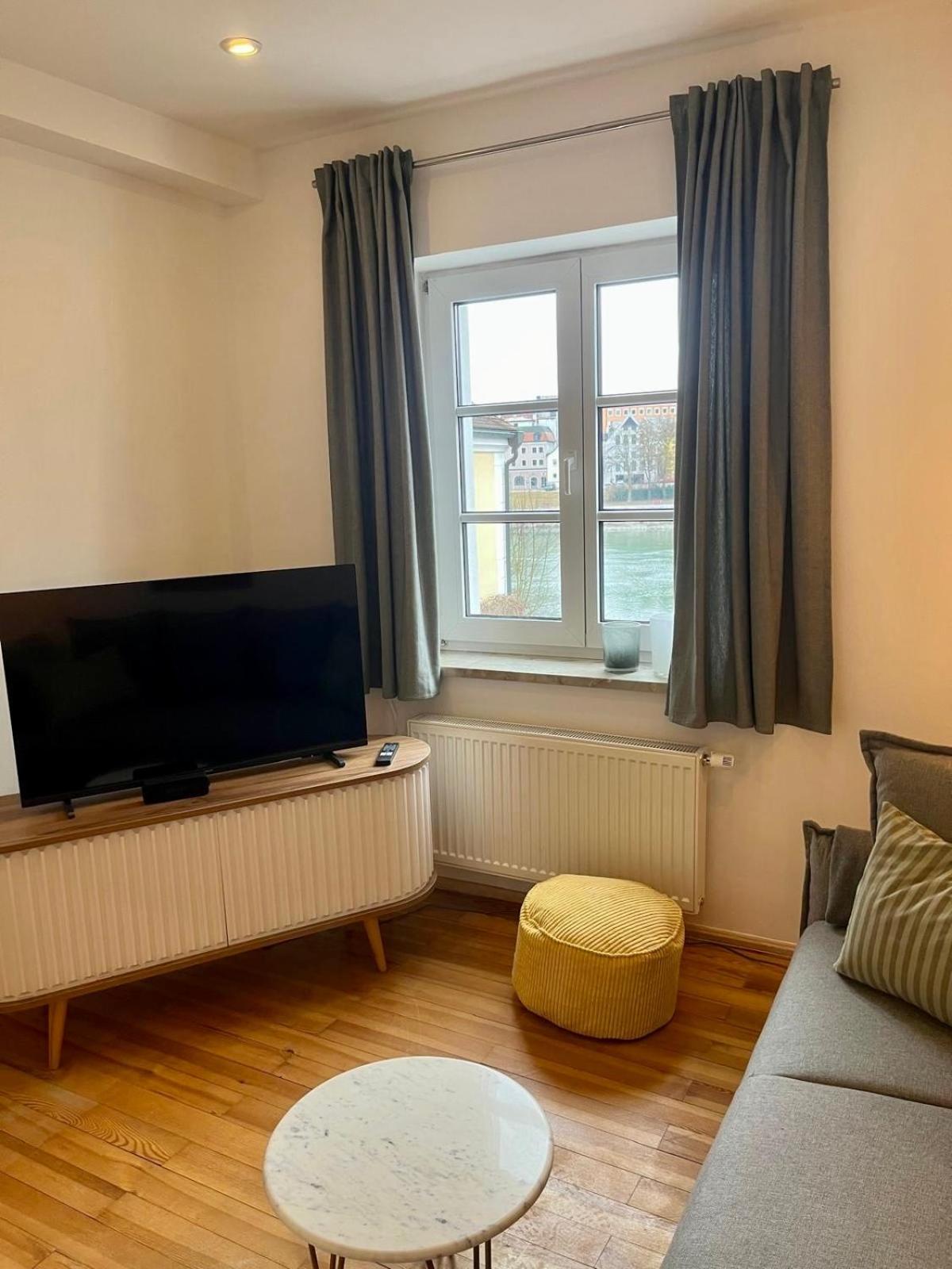 Residery Zentrale Altbauwohnung Mit Arbeitsplatz In Der Innstadt