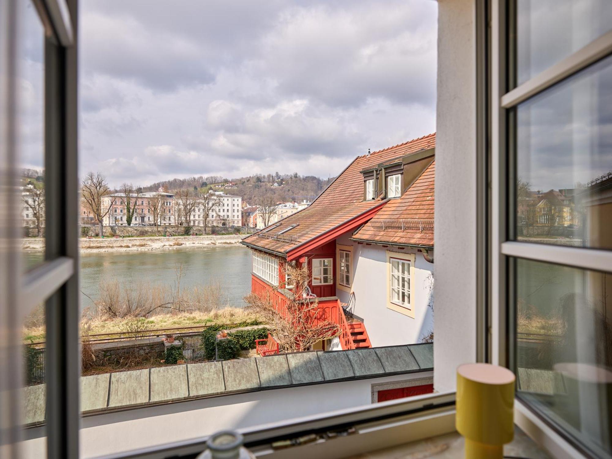 Apartment Residery Zentrale Altbauwohnung Mit Arbeitsplatz In Der Innstadt Passau